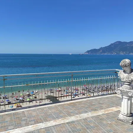 Alojamento de Acomodação e Pequeno-almoço Belvedere Sea 3*